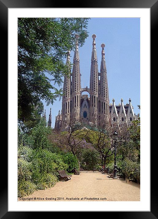 La Sagrada Familia Framed Mounted Print by Alice Gosling