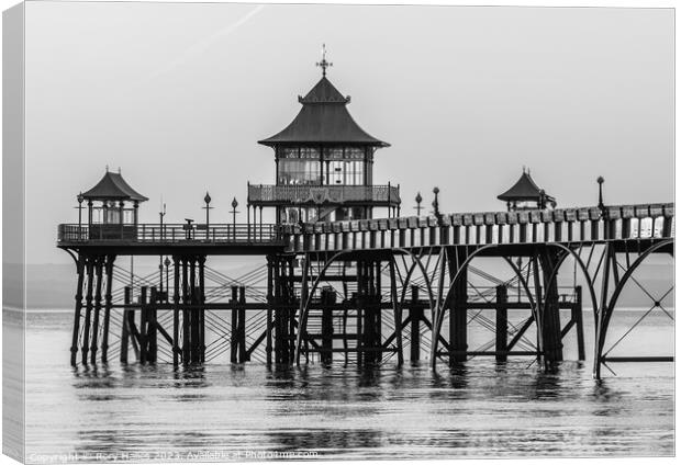 Clevedon Pier at sunset on a calm evening Canvas Print by Rory Hailes