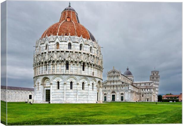 Piazza dei Miracoli Canvas Print by Rick Lindley