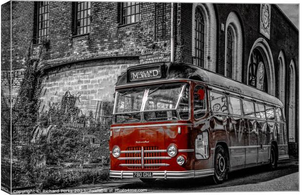 Old Midland Red bus Canvas Print by Richard Perks