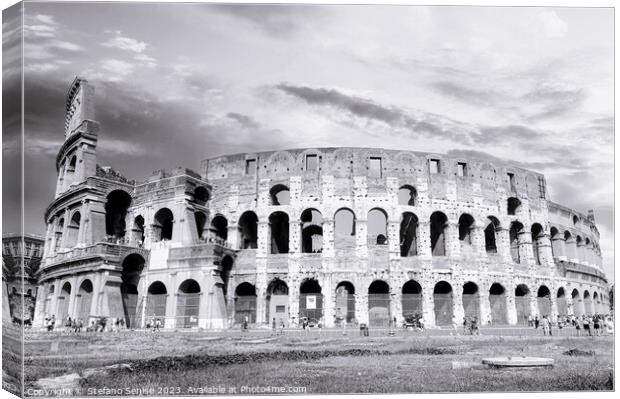 The Iconic Colosseum An Eternal Marvel Canvas Print by Stefano Senise