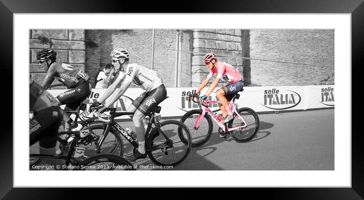 Froome wins the pink jersey  Framed Mounted Print by Stefano Senise
