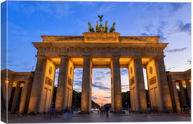 Brandenburg Gate At Twilight In Berlin Canvas Print by Artur Bogacki
