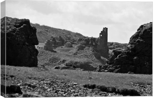 Dunure Castle ruin Ayrshire, Scotland Canvas Print by Allan Durward Photography