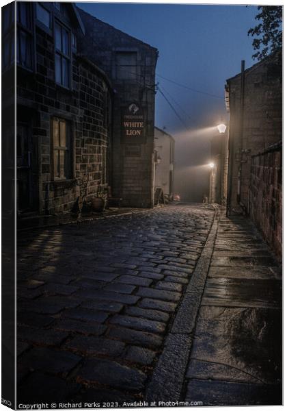 Foggy evening in Heptonstall Canvas Print by Richard Perks