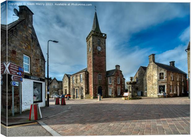 A view of the centre of Kinross, Scotland Canvas Print by Navin Mistry