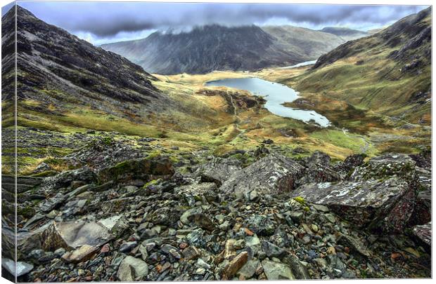 llyn idwal from the Devil's Kitchen Canvas Print by Tony Bates