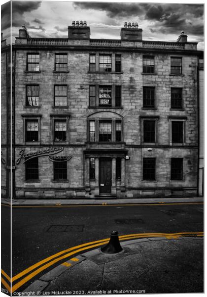 Glasgow Back Street Building  Canvas Print by Les McLuckie
