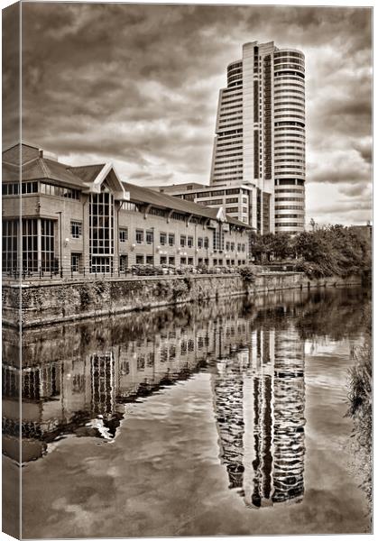 Bridgewater Place and River Aire in Leeds   Canvas Print by Darren Galpin