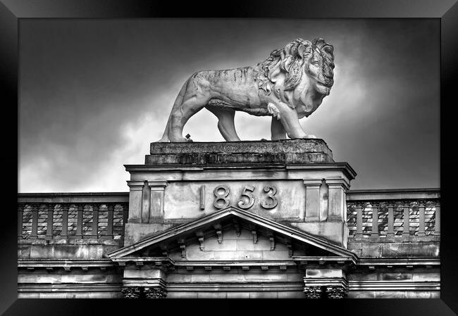 Lion Chambers Building Huddersfield Framed Print by Darren Galpin
