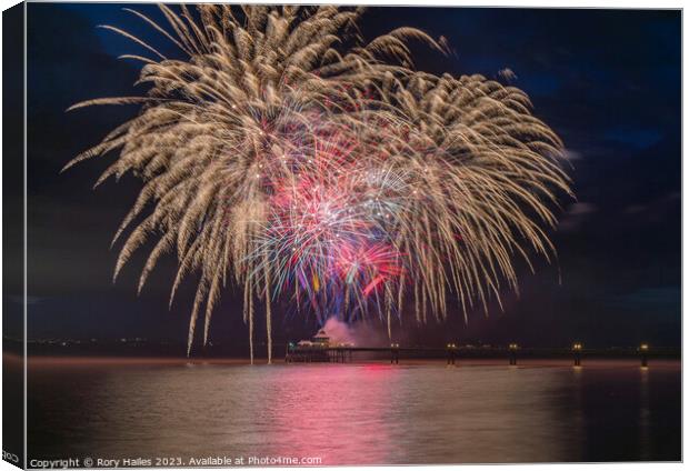 Clevedon Pier Coronation Fireworks 08 Canvas Print by Rory Hailes