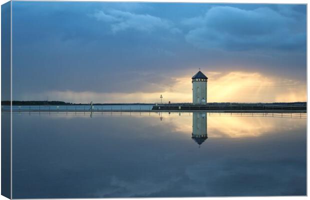 Cloudscape reflections at sunset in Brightlingsea  Canvas Print by Tony lopez