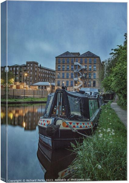 Traditional Barge on Huddersfield Narrow Canal Canvas Print by Richard Perks