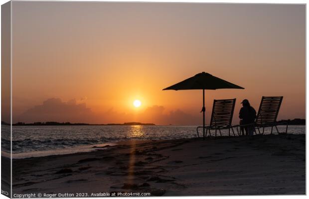 Spectacular Bahamian Sunrise 1 Canvas Print by Roger Dutton