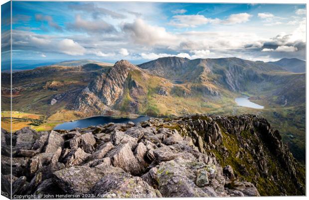 Tryfan and the Snowdonia mountains Canvas Print by John Henderson