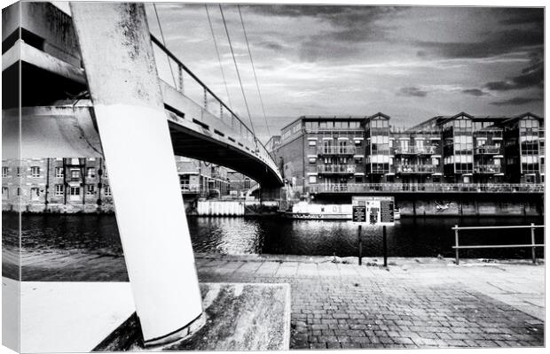 Knight's Way Bridge Leeds Canvas Print by Glen Allen