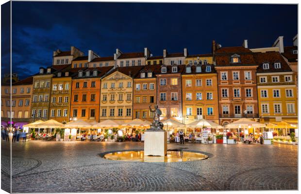 Old Town Market Square At Night In Warsaw Canvas Print by Artur Bogacki