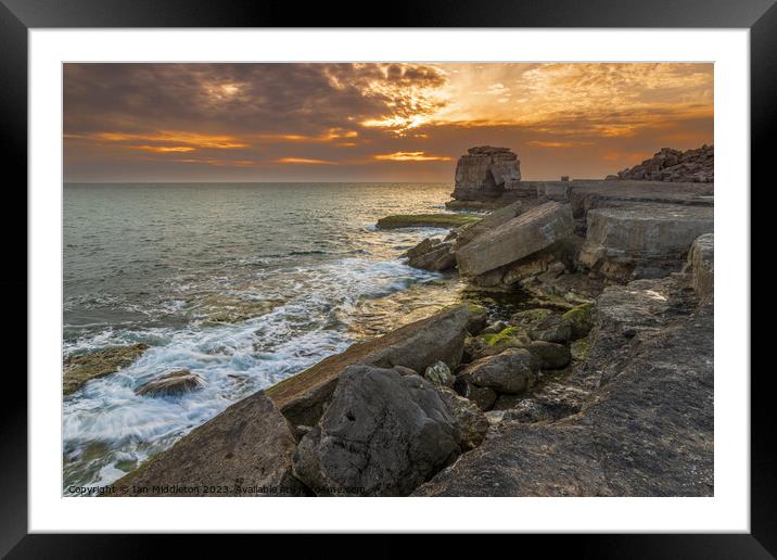 Pulpit rock at Portland Bill Framed Mounted Print by Ian Middleton