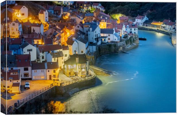 Staithes fishing village, North Yorkshire coast Canvas Print by Martin Williams