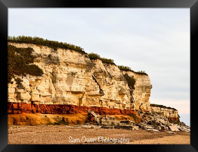 The colourful Hunstanton cliffs Framed Print by Sam Owen
