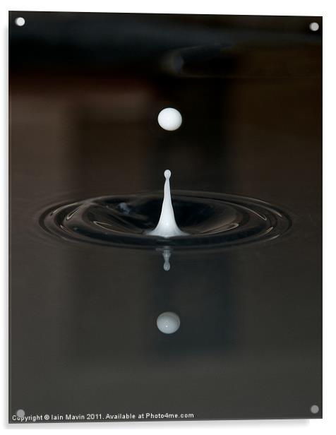 One Drop Acrylic by Iain Mavin
