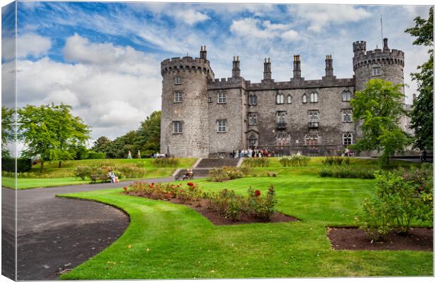 Kilkenny Castle and Gardens In Ireland Canvas Print by Artur Bogacki