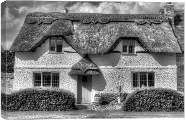 English Country Thatched Cottage  Canvas Print by David Pyatt
