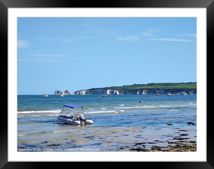 View of old Harry's rocks from knoll beach studlan Framed Mounted Print by Les Schofield