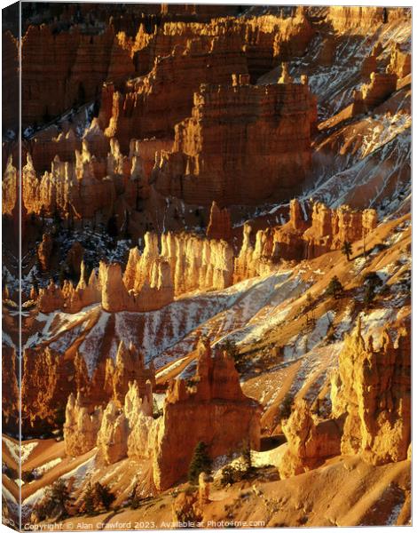 Sunrise at Bryce Canyon, Utah Canvas Print by Alan Crawford