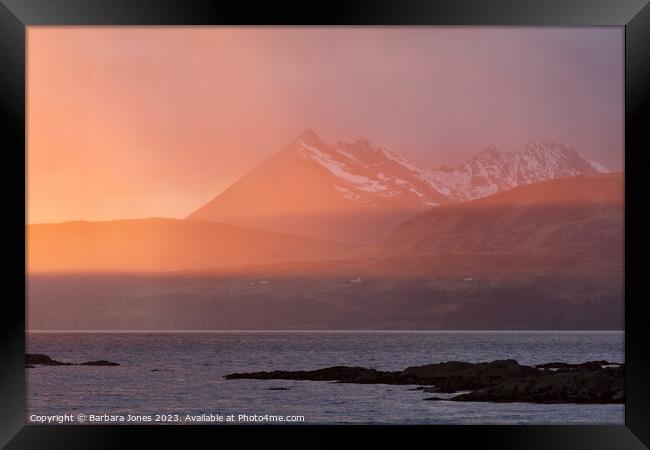 Cuillin Mountains Winter Sunset Tokavaig, Skye. Framed Print by Barbara Jones