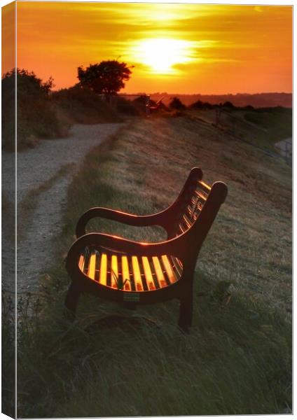 Best seat in the house at sunset in Brightlingsea  Canvas Print by Tony lopez