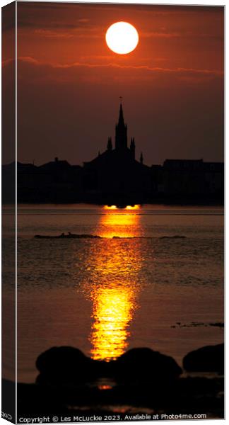 Saltcoats Sunset Canvas Print by Les McLuckie