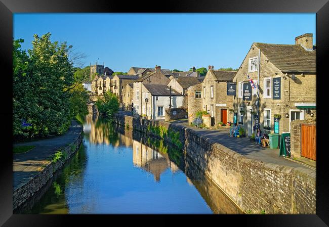 Skipton Canal  Framed Print by Darren Galpin