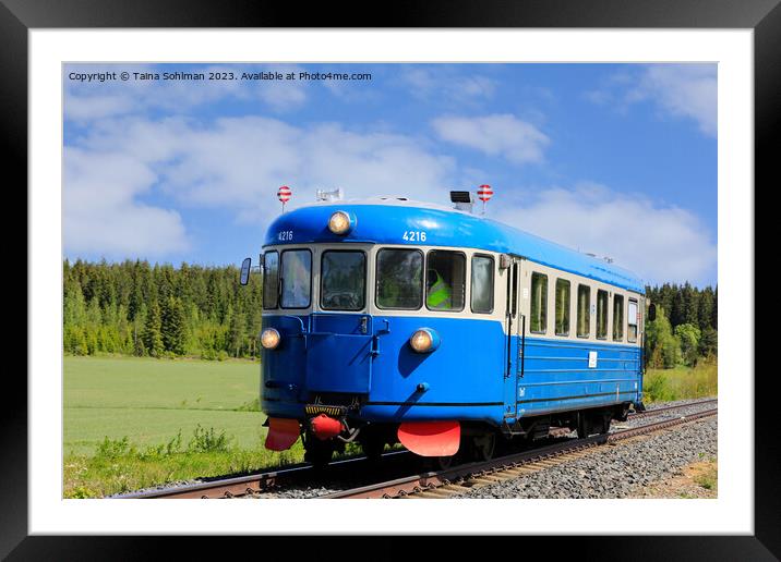 Blue VR Class Dm7 Diesel Multiple Unit at Speed Framed Mounted Print by Taina Sohlman