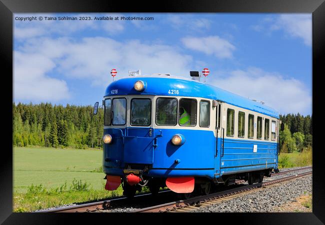 Blue VR Class Dm7 Diesel Multiple Unit at Speed Framed Print by Taina Sohlman