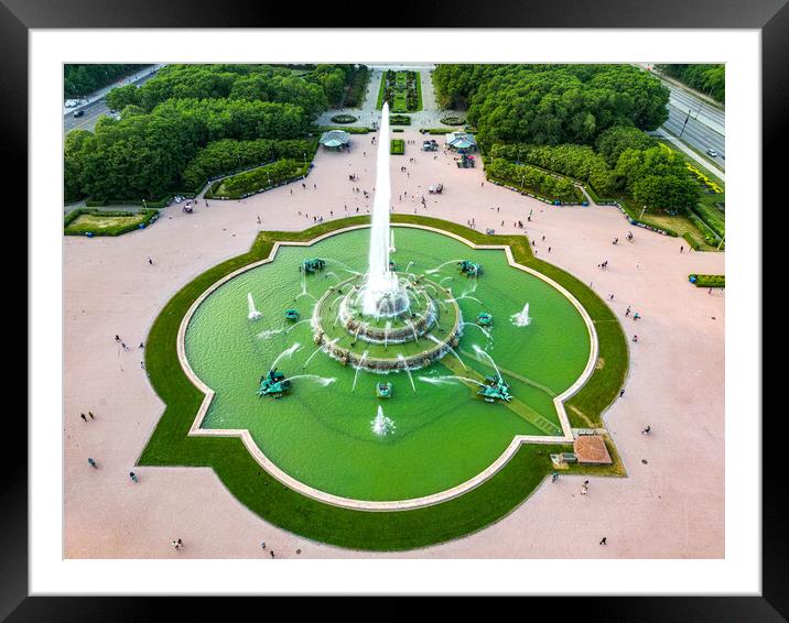 Buckingham Fountain in Chicago - aerial view - CHICAGO, USA - JUNE 06, 2023 Framed Mounted Print by Erik Lattwein