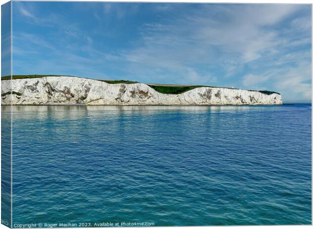 The White cliffs of Dover Canvas Print by Roger Mechan
