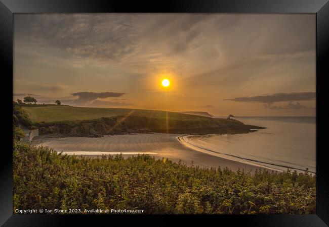 Sunrise at Porthcurnick Beach Framed Print by Ian Stone