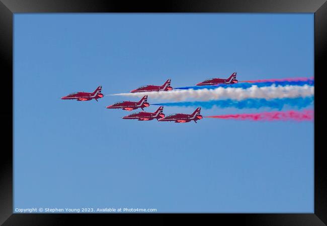 Red Arrows Horizontal Flight Framed Print by Stephen Young