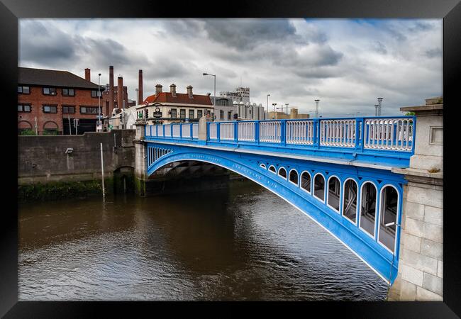 Rory O’More Bridge In Dublin Framed Print by Artur Bogacki