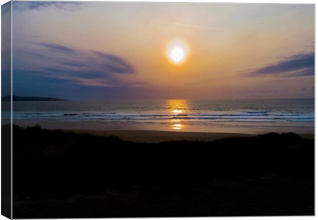 Gwithian Sunset Canvas Print by Beryl Curran