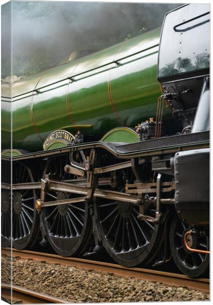 The Flying Scotsman - 60103 passing through Laurencekirk Station  Canvas Print by DAVID FRANCIS