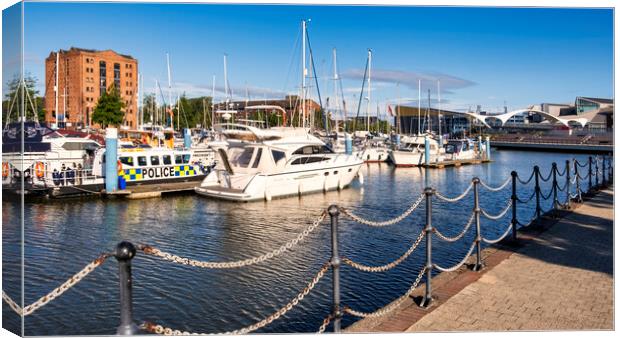Hull Marina to Murdoch's Connection Canvas Print by Tim Hill