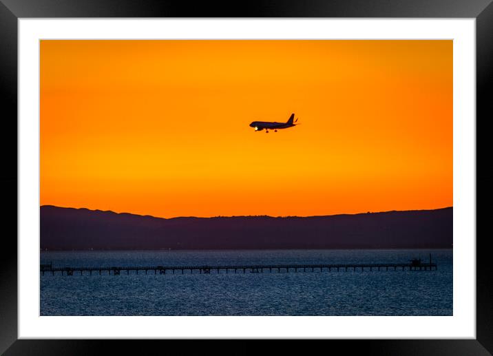 Boeing on Approach Framed Mounted Print by Gareth Burge Photography