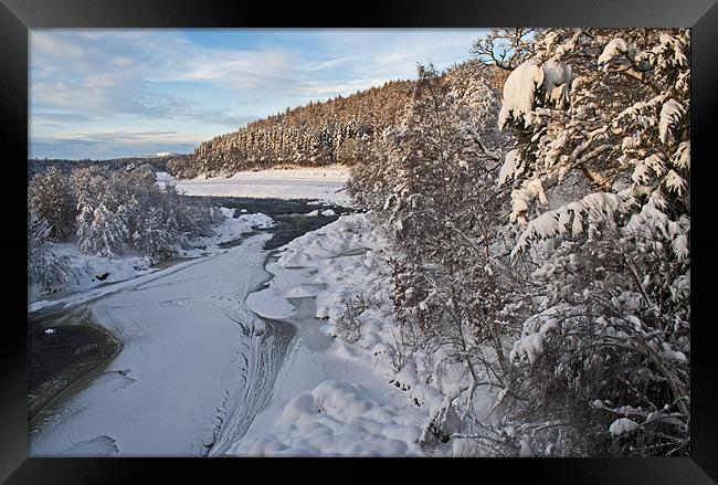 the River Dee in winter Framed Print by alan bain