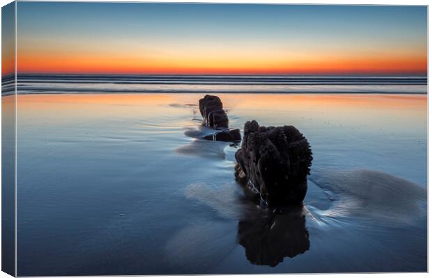 Sunset at Northcott Mouth, Cornwall, UK Canvas Print by Kevin Howchin
