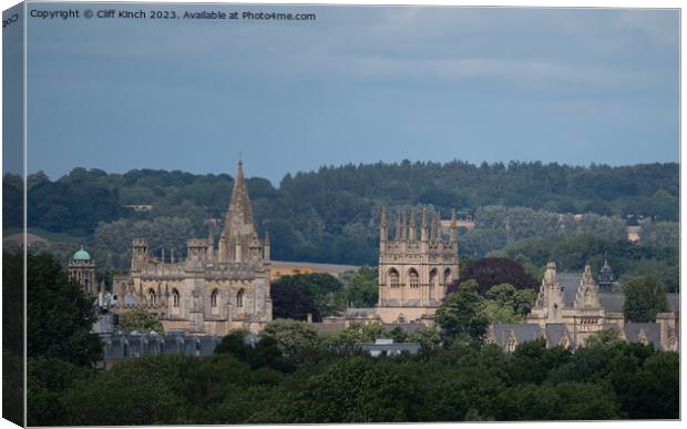 Oxford's dreaming Sprires Canvas Print by Cliff Kinch