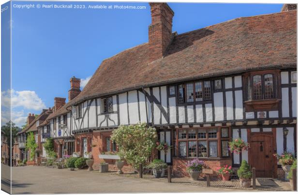 Timbered Cottages in Chilham Village, Kent Canvas Print by Pearl Bucknall