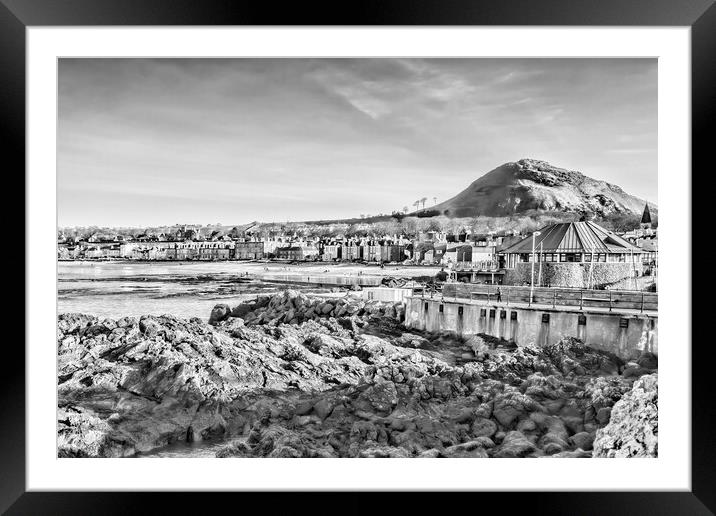 North Berwick Beach  Framed Mounted Print by Valerie Paterson