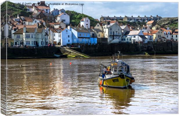The village of Staithes  Canvas Print by keith sayer